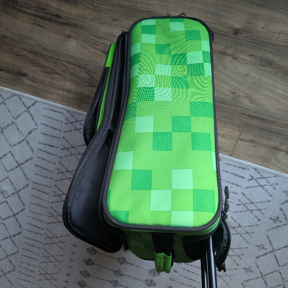 Minecraft Green Creeper Kids Rolling Suitcase. - Picture 6 of 11